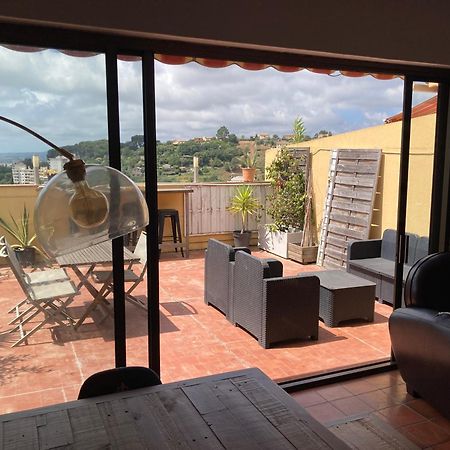 T2 Traversant Avec Une Grande Terrasse Et Piscine Cagnes-sur-Mer Exterior photo
